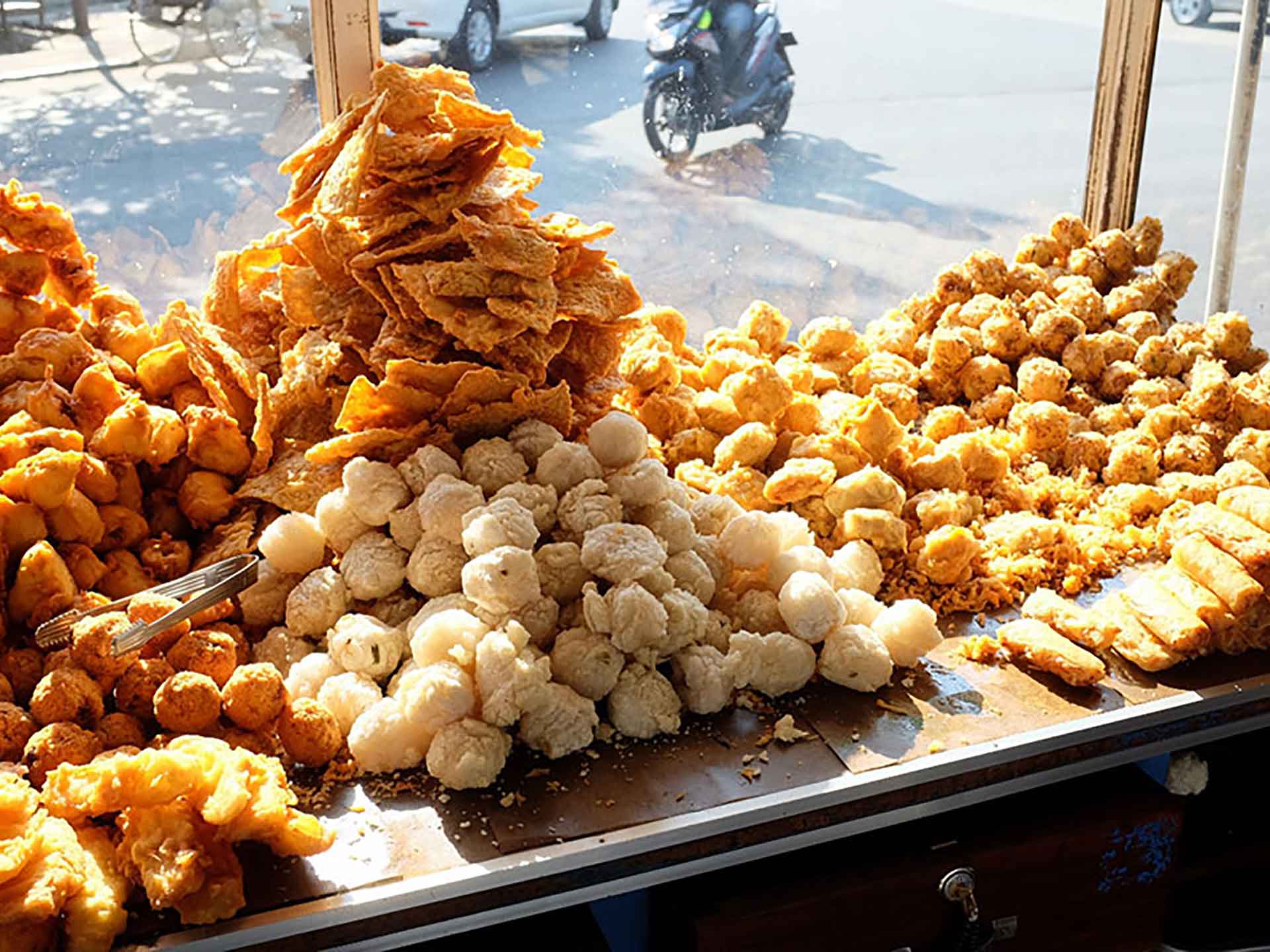 What local Balinese snacks would you like to try?